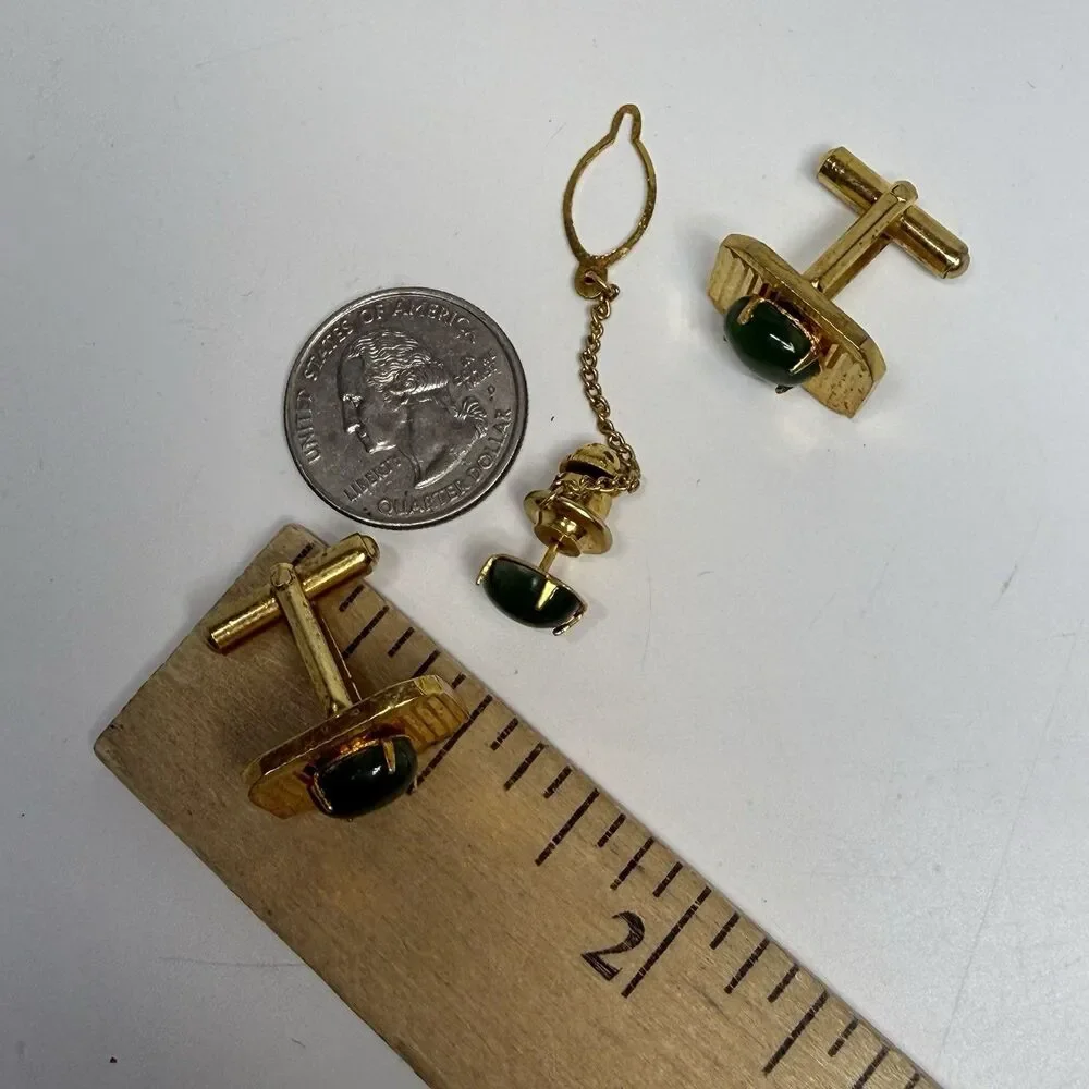 Vintage Gold Tone With Jade Stone Cuff Links And Matching Tie Tack